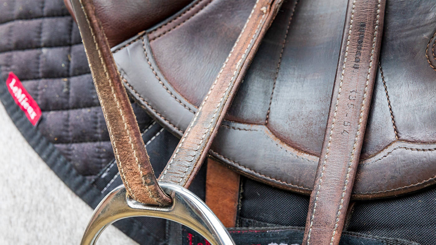 5 Best Stirrup Leathers for Durability in 2025